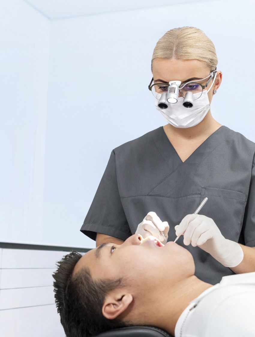 OFPDF_EyeMag-medical-loupes-brochure-es-INT_30_010_0066II_515493 OFPDF_EyeMag-medical-loupes-brochure-es-INT_30_010_0066II_515493